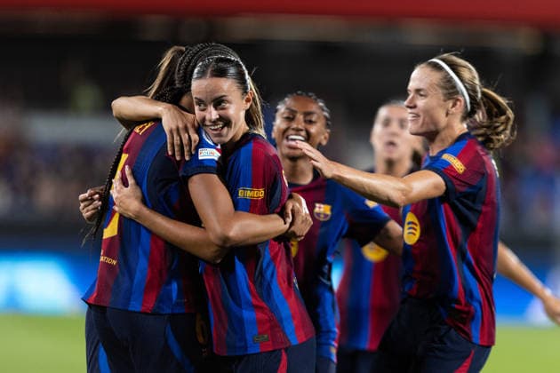 September 23, 2026, Barcelona, Catalonia, Spain: CLARA SERRAJORDI and teammates of FC Barcelona, Barca celebrate scoring their second goal during the UEFA Women s Champions League match between FC Barcelona and Paris FC at Estadi Johan Cruyff. Women s Soccer 2026: Barcelona 5:2 Paris: Champions League  - ZUMAs316 20260923_znp_s316_041 Copyright: xMartixSeguraxRamonedax