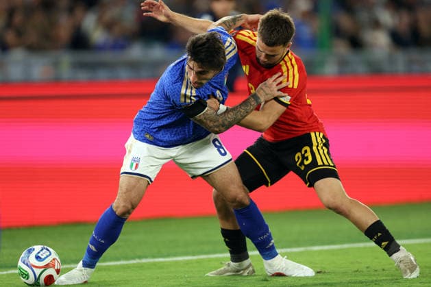 SOCCER - UEFA Nations League - Italy vs. Belgium Photo by IPA ABACAPRESS.COM88971307 - Rome, Italy — September 25, 2026: Sandro Tonali (midfielder) of Italy and Nicolas Raskin (midfielder) of Belgium are seen in action during Matchday 1 of the 2026–2027 UEFA Nations League between Italy and Belgium at the Olympic Stadium in Rome. Rome Italy  Copyright: xIPAxSport ABACAx