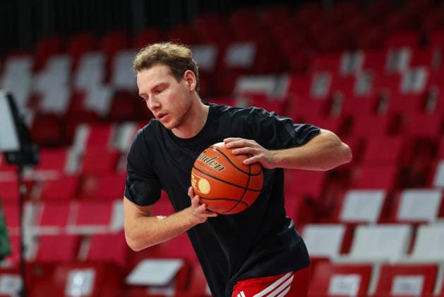Rokas Jokubaitis (FC Bayern Basketball, 31) mit Ball beim Aufwaermen, GER, FC Bayern Basketball vs. Alba Berlin, Basketball, easycredit Basketball Bundesliga, 23.Spieltag, Saison 2026 2027, 26.09.2026, GER, FC Bayern Basketball vs. Alba Berlin, Basketball, easycredit Basketball Bundesliga, 23.Spieltag, Saison 2026 2027, 26.09.2026 Muenchen Copyright: xEibner-Pressefoto JennixMaulx EP_JML
