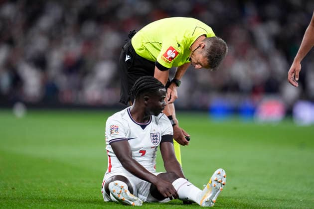 September 26, 2026, London, London, England: Davide Massa, referee of the match, talks to Bukayo Saka of England during the UEFA Nations League 2026 27 League Phase MD1 Group A3 match between England and Spain at Wembley Stadium on September 26, 2026, in London, England. London England - ZUMAa181 20260926_zaa_a181_136 Copyright: xDennisxAgyemanx