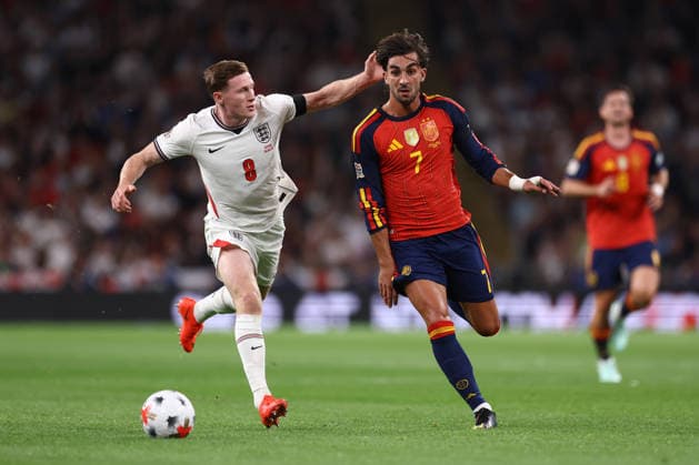 England v Spain 26 September 2026, London - UEFA Nations League - England v Spain - Elliot Anderson of England and Ferran Torres of Spain - Photo: Jacques Feeney Offside. London UK Copyright: xJacquesxFeeneyx xOffsidexOffside