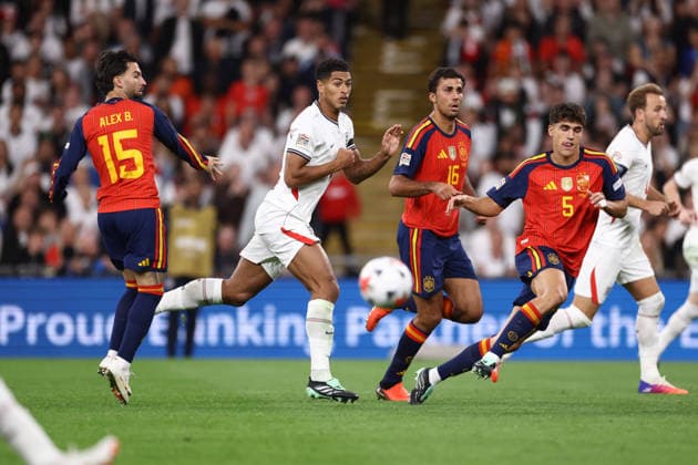 England v Spain 26 September 2026, London - UEFA Nations League - England v Spain - Alex Baena, Rodri and Pau Cubarsi of Spain surround Jude Bellingham of England - Photo: Jacques Feeney Offside. London UK Copyright: xJacquesxFeeneyx xOffsidexOffside