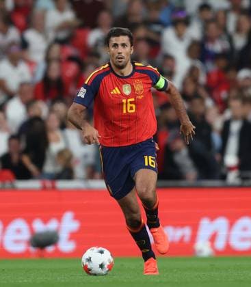 UEFA Nations League - England v Spain LONDON, ENGLAND, SEPTEMBER 26: Rodri of Spain national team, Nationalteam on the ball during The UEFA Nations League Group Stage match in Group C3 between England v Spain at Wembley Stadium, London, England, on September 26. (Photo by Daniel Weir) London Wembley Stadium England Copyright: xDanielxWeir SportsxPressxPhotox Sportspressphoto_SPR240639