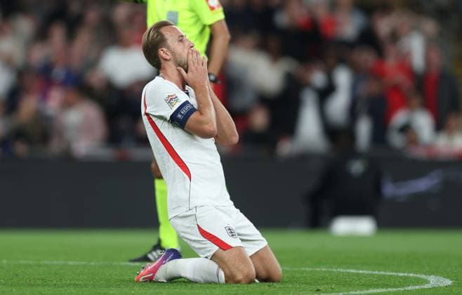 UEFA Nations League - England v Spain LONDON, ENGLAND, SEPTEMBER 26: Harry Kane of England national team, Nationalteam looks disappointed & dejected during The UEFA Nations League Group Stage match in Group C3 between England v Spain at Wembley Stadium, London, England, on September 26. (Photo by Daniel Weir) London Wembley Stadium England Copyright: xDanielxWeir SportsxPressxPhotox Sportspressphoto_SPR240632
