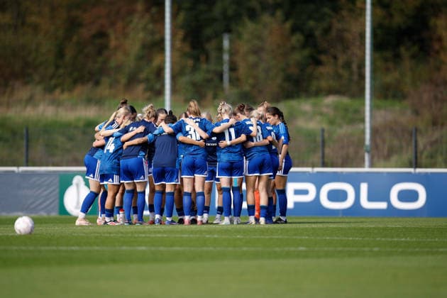 Fußball I Frauen I Saison 2026-2027 I DFB Pokal I FC Schalke 04 - SGS Essen I 27.09.2026 Mannschaftskreis FC Schalke 04 Gelsenkirchen Parkstadion Nordrhein-Westfalen Deutschland Copyright: xLobeca CedricxSiefkerx