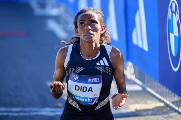 Dera Dida, (ETH), Zieleinlauf, am Ende Ihrer Kraefte, GER, BMW Generali Berlin Marathon 2026, 27.09.2026 GER, BMW Generali Berlin Marathon 2026, 27.09.2026 Berlin