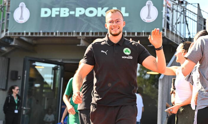 27.09.2026 - Fussball - Saison 2026 2027 - DFB Pokal Vereinspokal Frauen Damen - 01. Runde: SpVgg Greuther Fürth ( Kleeblatt ) - TSG 1899 Hoffenheim - Sportfoto Zink - xwoxzix - regulations prohibit any use of photographs as image sequences and or quasi-video - Felix Bernhard (Trainer SpVgg Greuther Fürth )