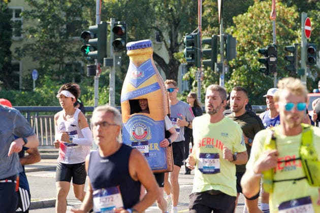 Berlin,27.09.2026, 52.BMW BERLIN-MARATHON,Impressionen vom Hohenzollerndamm im Bezirk Wilmersdorf
