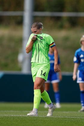 Fußball I Frauen I Saison 2026-2027 I DFB Pokal I FC Schalke 04 - SGS Essen I 27.09.2026 Anja Heuschkel (14, SGS Essen) Freisteller, Nahaufnahme, Porträt, Portrait, Einzelfoto, Einzelbild, Körper Gelsenkirchen Parkstadion Nordrhein-Westfalen Deutschland Copyright: xLobeca CedricxSiefkerx