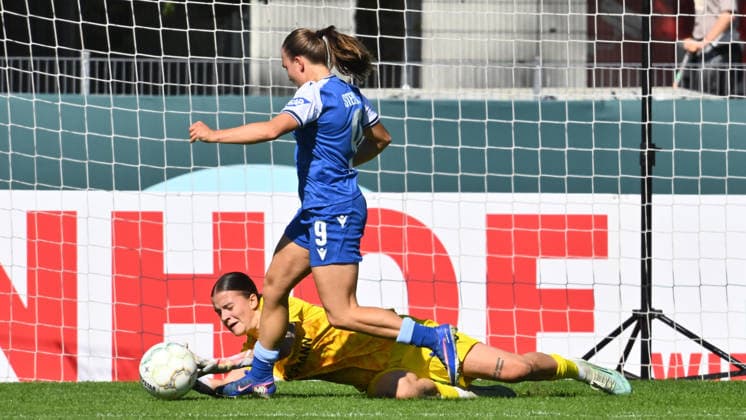 27.09.2026 - Fussball - Saison 2026 2027 - DFB Pokal Vereinspokal Frauen Damen - 01. Runde: SpVgg Greuther Fürth ( Kleeblatt ) - TSG 1899 Hoffenheim - Sportfoto Zink - xwoxzix - regulations prohibit any use of photographs as image sequences and or quasi-video - Marie Steiner (9, TSG Hoffenheim ) Lisa Bayer (1, SpVgg Greuther Fürth )