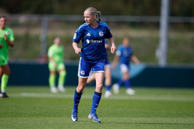 Fußball I Frauen I Saison 2026-2027 I DFB Pokal I FC Schalke 04 - SGS Essen I 27.09.2026 Nathalie Bollmann (2, FC Schalke 04) Freisteller, Nahaufnahme, Porträt, Portrait, Einzelfoto, Einzelbild, Körper Gelsenkirchen Parkstadion Nordrhein-Westfalen Deutschland Copyright: xLobeca CedricxSiefkerx