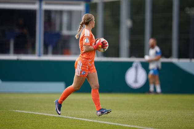 Fußball I Frauen I Saison 2026-2027 I DFB Pokal I FC Schalke 04 - SGS Essen I 27.09.2026 Julia Matuszek (1, FC Schalke 04) Freisteller, Nahaufnahme, Porträt, Portrait, Einzelfoto, Einzelbild, Körper Gelsenkirchen Parkstadion Nordrhein-Westfalen Deutschland Copyright: xLobeca CedricxSiefkerx