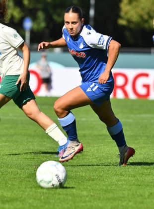 27.09.2026 - Fussball - Saison 2026 2027 - DFB Pokal Vereinspokal Frauen Damen - 01. Runde: SpVgg Greuther Fürth ( Kleeblatt ) - TSG 1899 Hoffenheim - Sportfoto Zink - xwoxzix - regulations prohibit any use of photographs as image sequences and or quasi-video - Linda Mathilde Natter (11, TSG Hoffenheim )