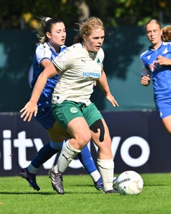27.09.2026 - Fussball - Saison 2026 2027 - DFB Pokal Vereinspokal Frauen Damen - 01. Runde: SpVgg Greuther Fürth ( Kleeblatt ) - TSG 1899 Hoffenheim - Sportfoto Zink - xwoxzix - regulations prohibit any use of photographs as image sequences and or quasi-video - Ann-Kathrin Wolfram (13, SpVgg Greuther Fürth ) vor Janna Grimm (26, TSG Hoffenheim )