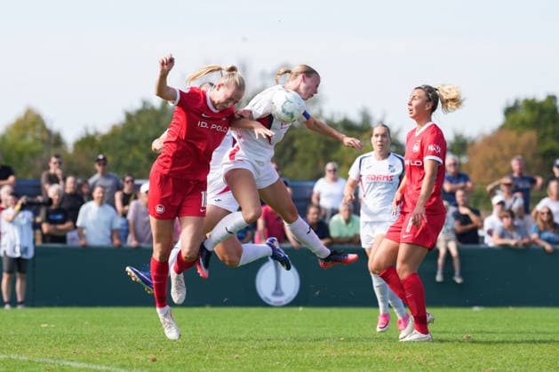 DFB-Pokal der Frauen: SC Sand vs. VfL Wolfsburg, 27.09.2026 Kopfballduell zwischen Camilla Küver (VfL Wolfsburg, 16) und Milena Fischer (SC Sand, 6) DFB-Pokal der Frauen: SC Sand vs. VfL Wolfsburg, Adams Arena, 27.09.2026 DFB DFL REGULATIONS PROHIBIT ANY USE OF PHOTOGRAPHS AS IMAGE SEQUENCES AND OR QUASI-VIDEO. Copyright: xBEAUTIFULxSPORTS Boscox