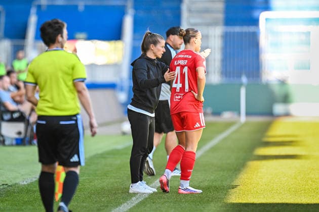 Fußball I Frauen I Saison 2026-2027 I DFB-Pokal I 1. FC Magdeburg - 1. FC Union Berlin I 27.09.2026 Marie-Louise Eta (Trainer, 1. FC Union Berlin), Lia Kamber (41, 1. FC Union Berlin) Magdeburg Avnet Arena (Heinz-Krügel-Platz 1) Sachsen-Anhalt Deutschland Copyright: xLobeca InesxHähnelx