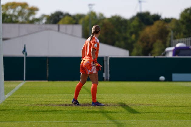 Fußball I Frauen I Saison 2026-2027 I DFB Pokal I FC Schalke 04 - SGS Essen I 27.09.2026 Julia Matuszek (1, FC Schalke 04) Freisteller, Nahaufnahme, Porträt, Portrait, Einzelfoto, Einzelbild, Körper Gelsenkirchen Parkstadion Nordrhein-Westfalen Deutschland Copyright: xLobeca CedricxSiefkerx