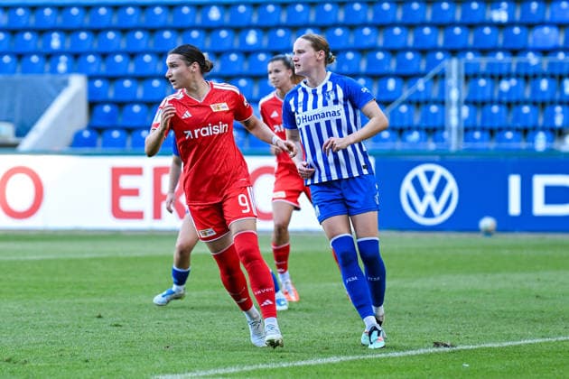 Fußball I Frauen I Saison 2026-2027 I DFB-Pokal I 1. FC Magdeburg - 1. FC Union Berlin I 27.09.2026 Sophie Weidauer (9, 1. FC Union Berlin), Caroline Hildebrand (13, 1. FC Magdeburg) Magdeburg Avnet Arena (Heinz-Krügel-Platz 1) Sachsen-Anhalt Deutschland Copyright: xLobeca InesxHähnelx