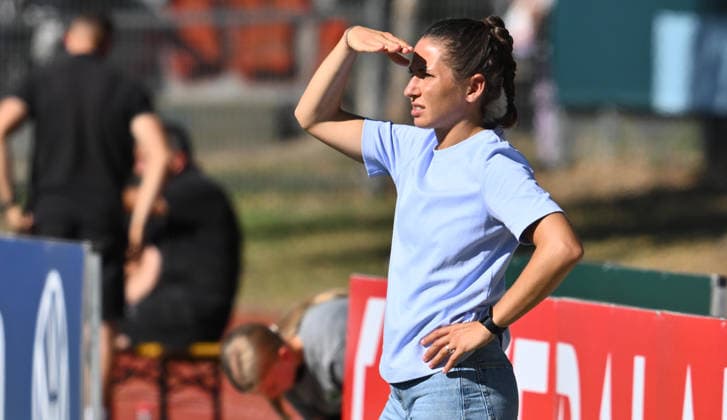 27.09.2026 - Fussball - Saison 2026 2027 - DFB Pokal Vereinspokal Frauen Damen - 01. Runde: SpVgg Greuther Fürth ( Kleeblatt ) - TSG 1899 Hoffenheim - Sportfoto Zink - xwoxzix - regulations prohibit any use of photographs as image sequences and or quasi-video - Eva-Maria Virsinger ( Trainer in TSG Hoffenheim )