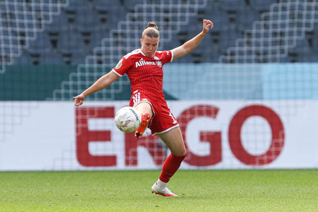 Sarah Mattner-Trembleau (FC Bayern Muenchen) in Aktion, am Ball, Einzelaktion waehrend des Spiels des DFB-Pokal der Frauen zwischen Borussia Moenchengladbach und FC Bayern Muenchen, ista-Borussia-Park am 27. September 2026 in Moenchengladbach, Deutschland. (Foto von Oliver Kaelke DeFodi Images) +++ Sarah Mattner-Trembleau (FC Bayern Muenchen) controls the ball during the DFB-Pokal der Frauen match between Borussia Moenchengladbach and FC Bayern Muenchen at ista-Borussia-Park on September 27, 2026 in Moenchengladbach, Germany. (Photo by Oliver Kaelke DeFodi Images) DFB DFL REGULATIONS PROHIBIT ANY USE OF PHOTOGRAPHS AS IMAGE SEQUENCES AND OR QUASI-VIDEO. (Photo by Oliver Kaelke DeFodi Images) -