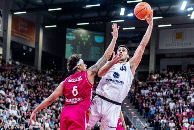 Jure Planinic (SYNTAINICS MBC, 44) vs Michael Kessens (Telekom Baskets Bonn, 06) Telekom Baskets Bonn vs. SYNTAINICS MBC, Basketball, easy Credit BBL, 03. Spieltag, 2026 2027, 27.09.2026 Telekom Baskets Bonn vs. SYNTAINICS MBC, Basketball, easy Credit BBL, 03. Spieltag, 2026 2027, 27.09.2026 Bonn Copyright: xEibner-Pressefoto GerhardxWingenderx EP_GWR