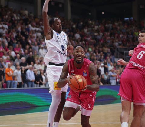 Jeff Garrett Telekom Baskets Bonn vs. SYNTAINICS MBC 3.Spieltag - Saison 2026 27