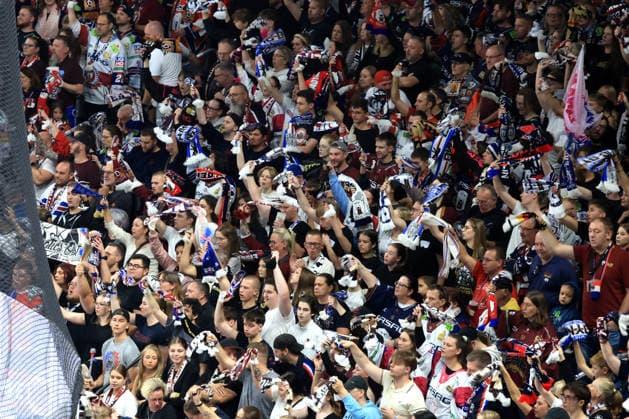 27.09.2026, GER ,DEU, Deutschland, Eisbaeren-Berlin-Fanblock,Fans,Fahnen nordphoto GmbH Engler Berlin Uber-Arena Berlin Deutschland Copyright: xNordphotox xEnglerx