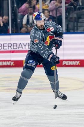 Ryan Murphy (EHC Red Bull Muenchen, 24) GER, EHC Red Bull Muenchen vs. Loewen Frankfurt Eishockey, DEL, Saison 2026 2027, 4. Spieltag, 27.09.2026. Foto: HMB Media Heike Feiner Copyright: HMBxMedia HeikexFeiner