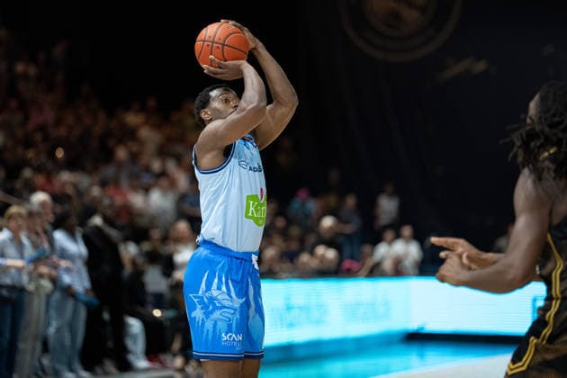 Jonathan Stove (Nr. 22 Rostock Seawolves) GER, Basketball Loewen Braunschweig gegen Rostock Seawolves, Basketball, easyCredit BBL, Woche 3, Spielzeit 2026 27, 27.09.2026 GER, Basketball Loewen Braunschweig gegen Rostock Seawolves, Basketball, easyCredit BBL, Woche 3, Spielzeit 2026 27, 27.09.2026 Braunschweig Copyright: xEibner-Pressefoto DanielxREINELTx EP_DRT
