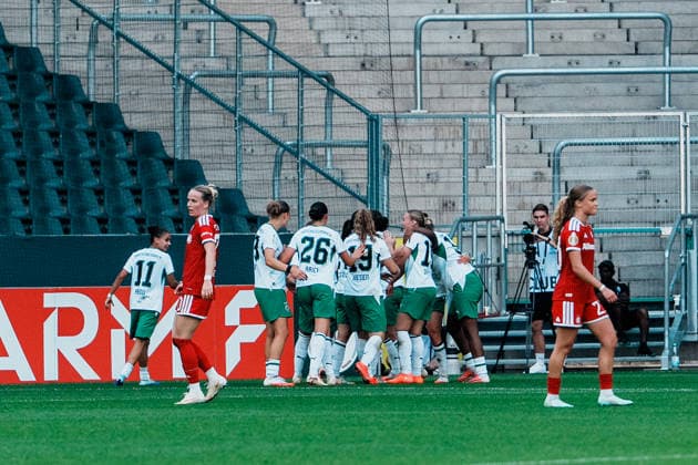 Deutschland, Fußball DFB - Pokal Frauen 2026 2027, 1. Runde - Borussia Mönchengladbach vs FC Bayern München (ista - Borussia - Park): Jubel, Tor, Freude, feiern, Spass, Emotionen Luca Graf (Borussia Mönchengladbach, 13) Copyright: xThiemoxRudolphx