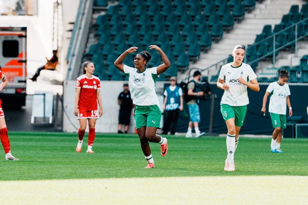 Deutschland, Fußball DFB - Pokal Frauen 2026 2027, 1. Runde - Borussia Mönchengladbach vs FC Bayern München (ista - Borussia - Park): Lili Jones-Baidoe (Borussia Mönchengladbach, 9), Jubel, Tor, Führung, Treffer, Freude, feiern, Emotionen Copyright: xThiemoxRudolphx