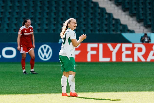 Deutschland, Fußball DFB - Pokal Frauen 2026 2027, 1. Runde - Borussia Mönchengladbach vs FC Bayern München (ista - Borussia - Park): Mia Giesen (Borussia Mönchengladbach, 19), Jubel, Tor, Führung, Treffer, Freude, feiern, Emotionen Copyright: xThiemoxRudolphx