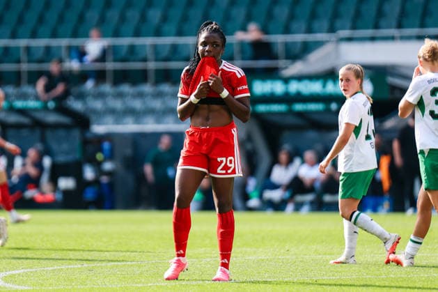 DFB-Pokal der Frauen: Borussia Mönchengladbach - FC Bayern München; 27.09.2026 Edna Imade (FC Bayern München, 29) frustriert DFB-Pokal der Frauen: Borussia Mönchengladbach - FC Bayern München; Mönchengladbach, ista-Borussia-Park; 27.09.2026. DFB REGULATIONS PROHIBIT ANY USE OF PHOTOGRAPHS AS IMAGE SEQUENCES AND OR QUASI-VIDEO. Copyright: xBEAUTIFULxSPORTS Freisenx