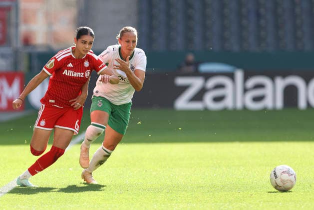 Kassandra Potsi (FC Bayern Muenchen) und Yvonne Zielinski (Borussia Moenchengladbach) im Zweikampf waehrend des Spiels des DFB-Pokal der Frauen zwischen Borussia Moenchengladbach und FC Bayern Muenchen, ista-Borussia-Park am 27. September 2026 in Moenchengladbach, Deutschland. (Foto von Oliver Kaelke DeFodi Images) +++ Kassandra Potsi (FC Bayern Muenchen) und Yvonne Zielinski (Borussia Moenchengladbach) battle for the ball during the DFB-Pokal der Frauen match between Borussia Moenchengladbach and FC Bayern Muenchen at ista-Borussia-Park on September 27, 2026 in Moenchengladbach, Germany. (Photo by Oliver Kaelke DeFodi Images) DFB DFL REGULATIONS PROHIBIT ANY USE OF PHOTOGRAPHS AS IMAGE SEQUENCES AND OR QUASI-VIDEO. (Photo by Oliver Kaelke DeFodi Images) -