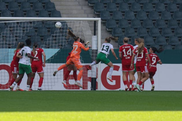27.09.2026, xgrfx, Fussball DFB Pokal Frauen 1.Runde, Borussia Mönchengladbach - FC Bayern München v.l. Tor, Luca Graf zum 1:0 (Borussia Mönchengladbach) Mönchengladbach