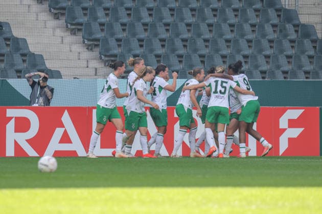 27.09.2026, xgrfx, Fussball DFB Pokal Frauen 1.Runde, Borussia Mönchengladbach - FC Bayern München v.l. Tor, Luca Graf zum 1:0 (Borussia Mönchengladbach) Mönchengladbach