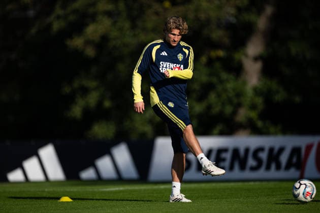260927 Carl Starfelt of the Swedish men s national football team at a training session on September 27, 2026 in Stockholm. Photo: Emma Wallskog BILDBYRAN kod EW EW0711 fotboll football soccer fotball nations league uefa nations league träning practice training sverige sweden sverige a bbeng Copyright: EMMAxWALLSKOG BB260927EW043