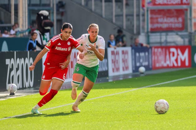 Mönchengladbach, Deutschland: 27.09.2026 - DFB-Pokal der Frauen - Borussia Mönchengladbach Frauen vs. FC Bayern Frauen Im Bild: v.li. im Zweikampf Kassandra Potsi (FCB) und Yvonne Zielinski (Mönchengladbach) Copyright: HMBxMedia MadeleinexFantini