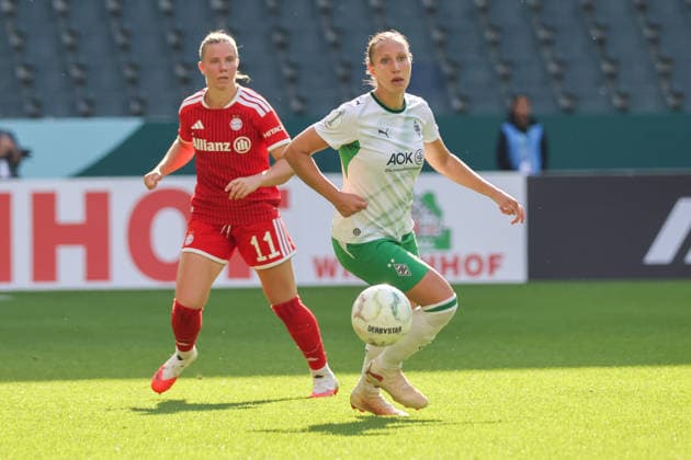Mönchengladbach, Deutschland: 27.09.2026 - DFB-Pokal der Frauen - Borussia Mönchengladbach Frauen vs. FC Bayern Frauen Im Bild: v.li. Vanessa Gilles (FCB) und Yvonne Zielinski (Borussia Mönchengladbach) Copyright: HMBxMedia MadeleinexFantini