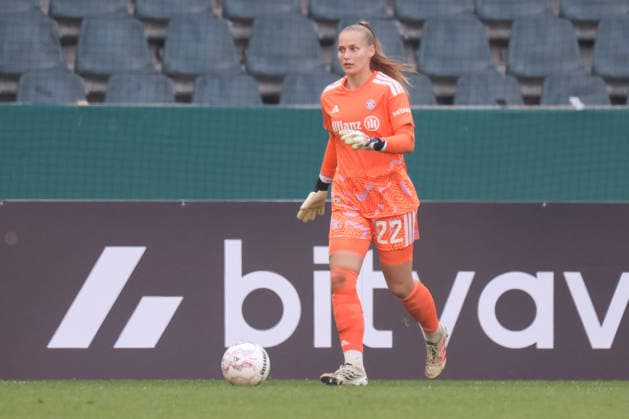 Mönchengladbach, Deutschland: 27.09.2026 - DFB-Pokal der Frauen - Borussia Mönchengladbach Frauen vs. FC Bayern Frauen Im Bild: Torhüterin Regina van Eijk (FCB) Copyright: HMBxMedia MadeleinexFantini