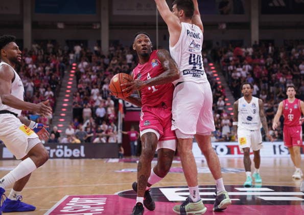 Jeff Garrett Telekom Baskets Bonn vs. SYNTAINICS MBC 3.Spieltag - Saison 2026 27