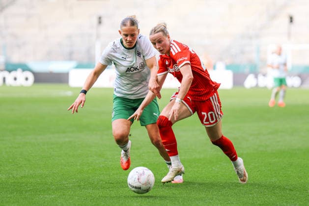 DFB-Pokal der Frauen: Borussia Mönchengladbach - FC Bayern München; 27.09.2026 Marlene Deyß (Borussia Mönchengladbach, 33) im Zweikampf mit Franziska Kett (FC Bayern München, 20) DFB-Pokal der Frauen: Borussia Mönchengladbach - FC Bayern München; Mönchengladbach, ista-Borussia-Park; 27.09.2026. DFB REGULATIONS PROHIBIT ANY USE OF PHOTOGRAPHS AS IMAGE SEQUENCES AND OR QUASI-VIDEO. Copyright: xBEAUTIFULxSPORTS Freisenx