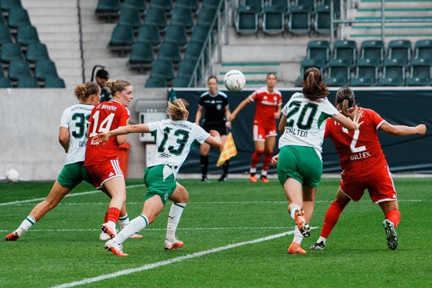 Deutschland, Fußball DFB - Pokal Frauen 2026 2027, 1. Runde - Borussia Mönchengladbach vs FC Bayern München (ista - Borussia - Park): 1 zu 1 Ausgleich durch Vanessa Gilles (Bayern München, 2) nach Ecke, Jubel, Tor, Freude, feiern, Spass, Emotionen Copyright: xThiemoxRudolphx