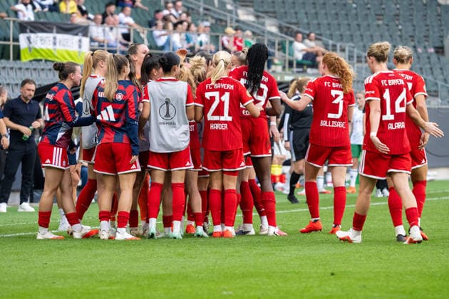 Grosse Erleichterung bei den Muenchener Spielerinnen herrscht nach dem Tor zum 2:1. Borussia Moenchengladbach vs. FC Bayern Muenchen, Fussball, DFB-Pokal Frauen, Erste Runde, Saison 2026 2027, 27.09.2026 DFL DFB Regulations prohibit any use of Photographs as image sequences and or Quasivideo Borussia Moenchengladbach vs. FC Bayern Muenchen, Fussball, DFB-Pokal Frauen, Erste Runde, Saison 2026 2027, 27.09.2026 Moenchengladbach Copyright: xEibner-Pressefoto ThomasxHaeslerx EP_THR