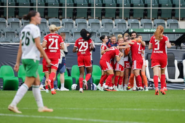 27.09.2026, xgrfx, Fussball DFB Pokal Frauen 1.Runde, Borussia Mönchengladbach - FC Bayern München v.l. Tor, Vanessa Gilles zum 1:2 (FC Bayern München) Mönchengladbach