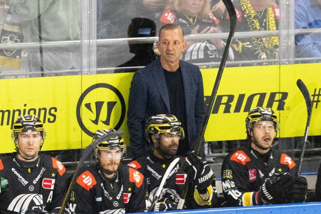 Krefeld, Deutschland 27. September 2026: PENNY DEL - 2026 2027 - Sp. 4 - Krefeld Pinguine gegen Schwenninger Wild Wings Im Bild: Trainer Thomas Popiesch (Krefeld) YAYLA ARENA Nordrhein Westfalen Copyright: xFotostandx xGoertzx