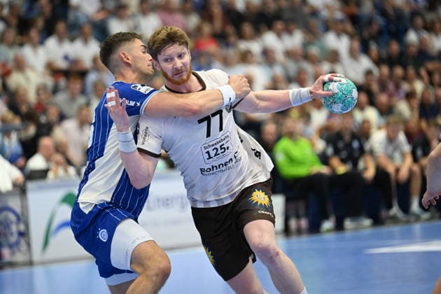 27.09.2026,GER, Handball, Herren, Opel HBL, Saison 2026 2027, 6. Spieltag, VfL Gummersbach vs. Bergischer HC Johannes Wasielewski (BHC 77), im Zweikampf gegen Å tÄ›pan Zeman (VfL Gummersbach 66), DFB DFL regulations prohibit any use of photographs as image sequences and or quasi-video Gummersbach SCHWALBE arena NRW Deutschland Germany Copyright: xNordphoto Meuterx