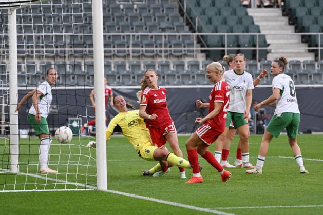 Vanessa Gilles (FC Bayern), nicht auf dem Bild, erzielt das Tor zum 1:2 27.09.2026, Fussball DFB Pokal Frauen 2026 2027, 1. Runde, Borussia Mönchengladbach - FC Bayern München DFB regulations prohibit any use of photographs as image sequences and or quasi-video Moenchengladbach Ista-Borussia-Park Nordrhein Westfalen Deutschland
