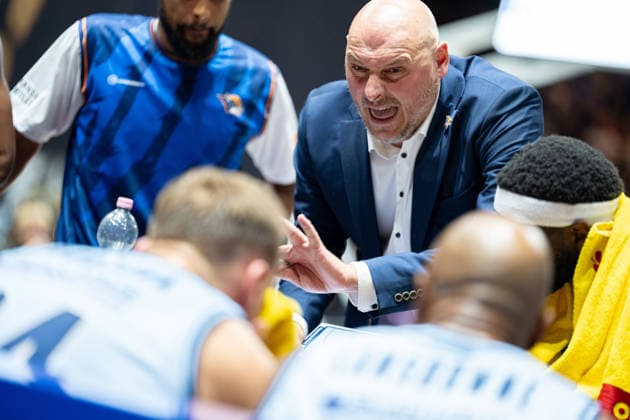 Przemyslaw Frasunkiewicz (Headcoach Rostock Seawolves) GER, Basketball Loewen Braunschweig gegen Rostock Seawolves, Basketball, easyCredit BBL, Woche 3, Spielzeit 2026 27, 27.09.2026 GER, Basketball Loewen Braunschweig gegen Rostock Seawolves, Basketball, easyCredit BBL, Woche 3, Spielzeit 2026 27, 27.09.2026 Braunschweig Copyright: xEibner-Pressefoto DanielxREINELTx EP_DRT