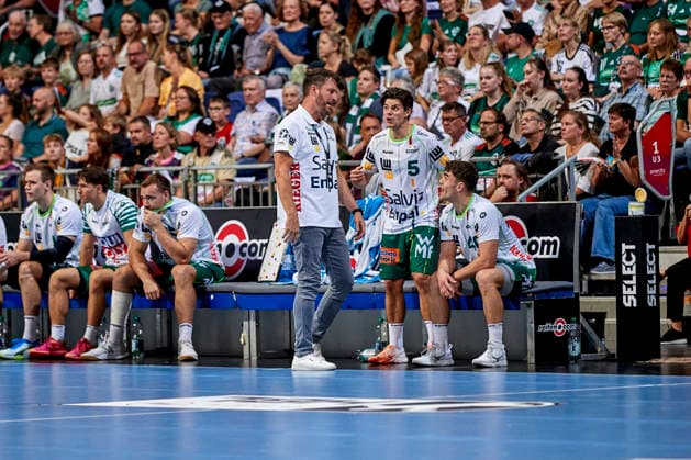 Ben Matschke (FRISCH AUF Goeppingen Trainer) diskutiert mit Rutger Ten Velde (FRISCH AUF Goeppingen 5) TSV Hannover-Burgdorf - vs. FRISCH AUF Goeppingen, Handball Bundesliga, HBL, Saison 2026 2027 27.09.2026 -Pressefoto Jan-Frederic Helbig TSV Hannover-Burgdorf - vs. FRISCH AUF Goeppingen, Handball Bundesliga, HBL, ZAG Arena, Opel Handball-Bundesliga, Saison 2026 2027, 27.09.2026 Hannover Copyright: xEibner-Pressefoto Jan-FredericxHelbigx EP_JHG